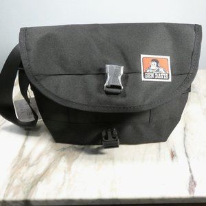 NWT Ben Davis Waist, Shoulder Cross Body Bag Black